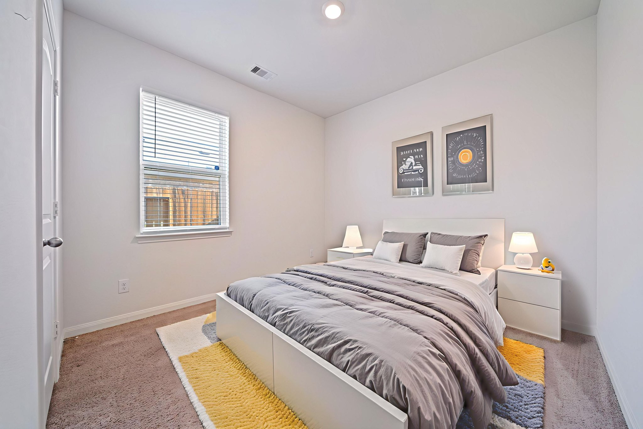 DSC00044 virtually staged.jpeg