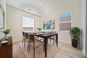 DSC00069 virtually staged.jpeg