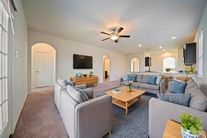 DSC00104 virtually staged.jpeg