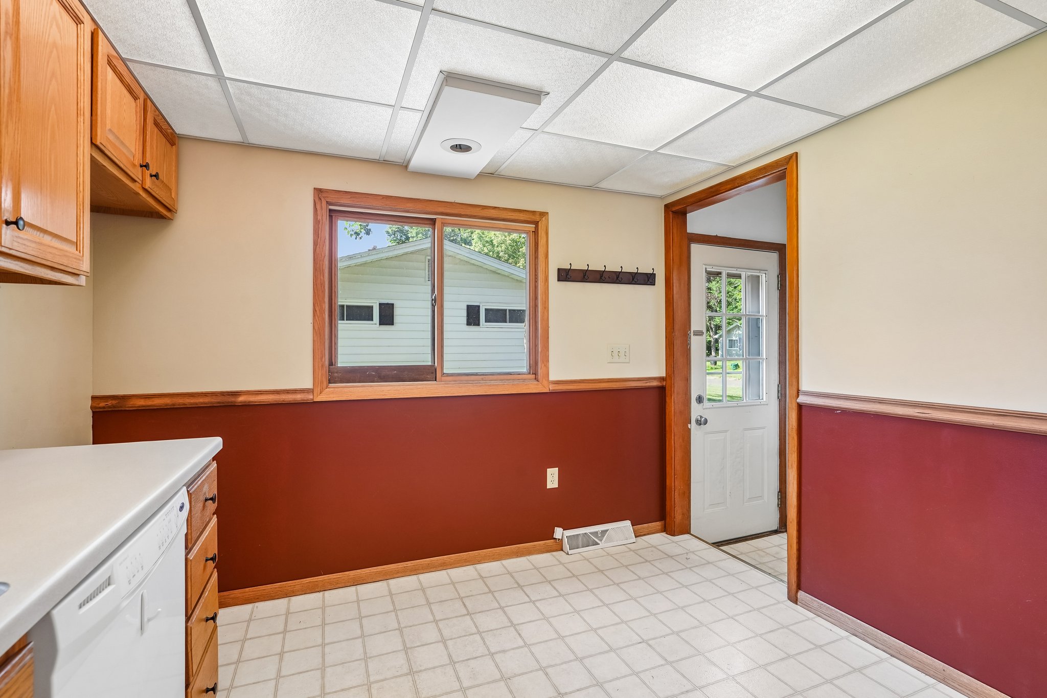 Birchwood Ave-S0707-011.jpg