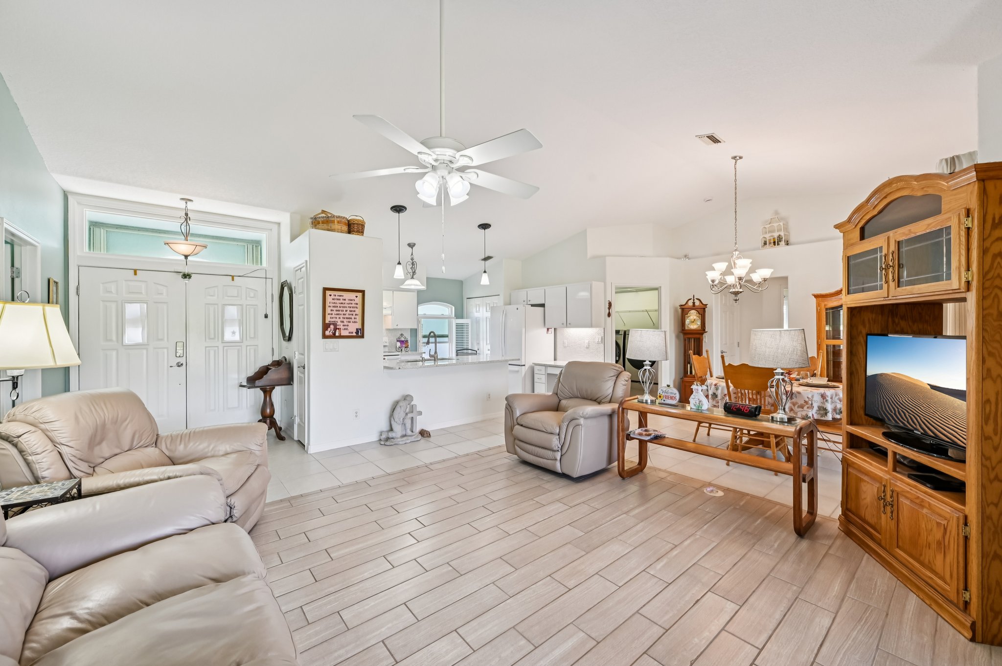 - 409 Boundary Blvd-S0511-1-005.jpg