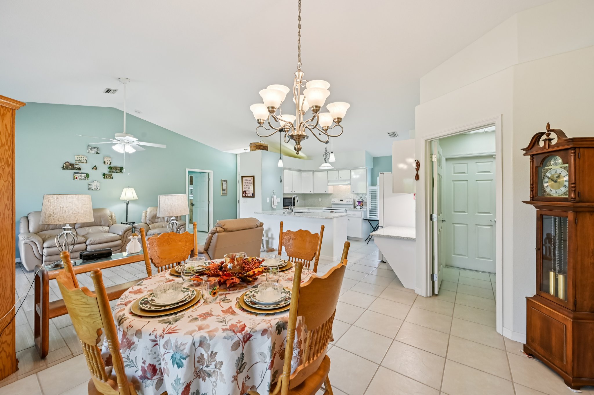 - 409 Boundary Blvd-S0511-1-009.jpg