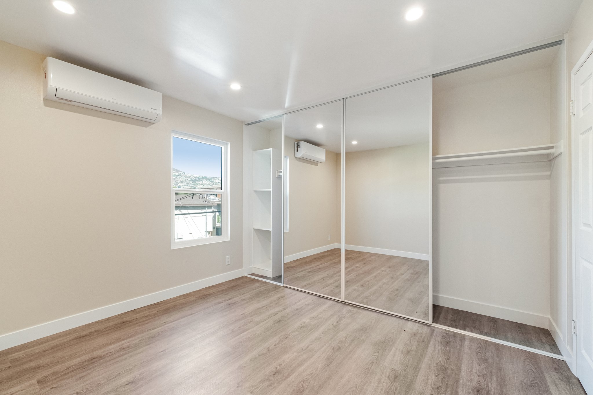 Burchett St 210-S3110-025.jpg