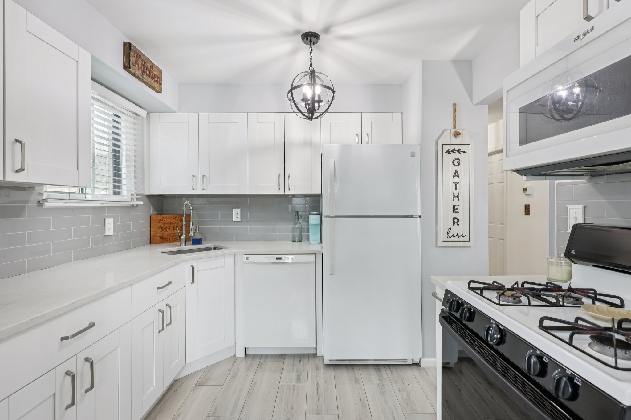 Country Club Ln-S1802-013.jpg