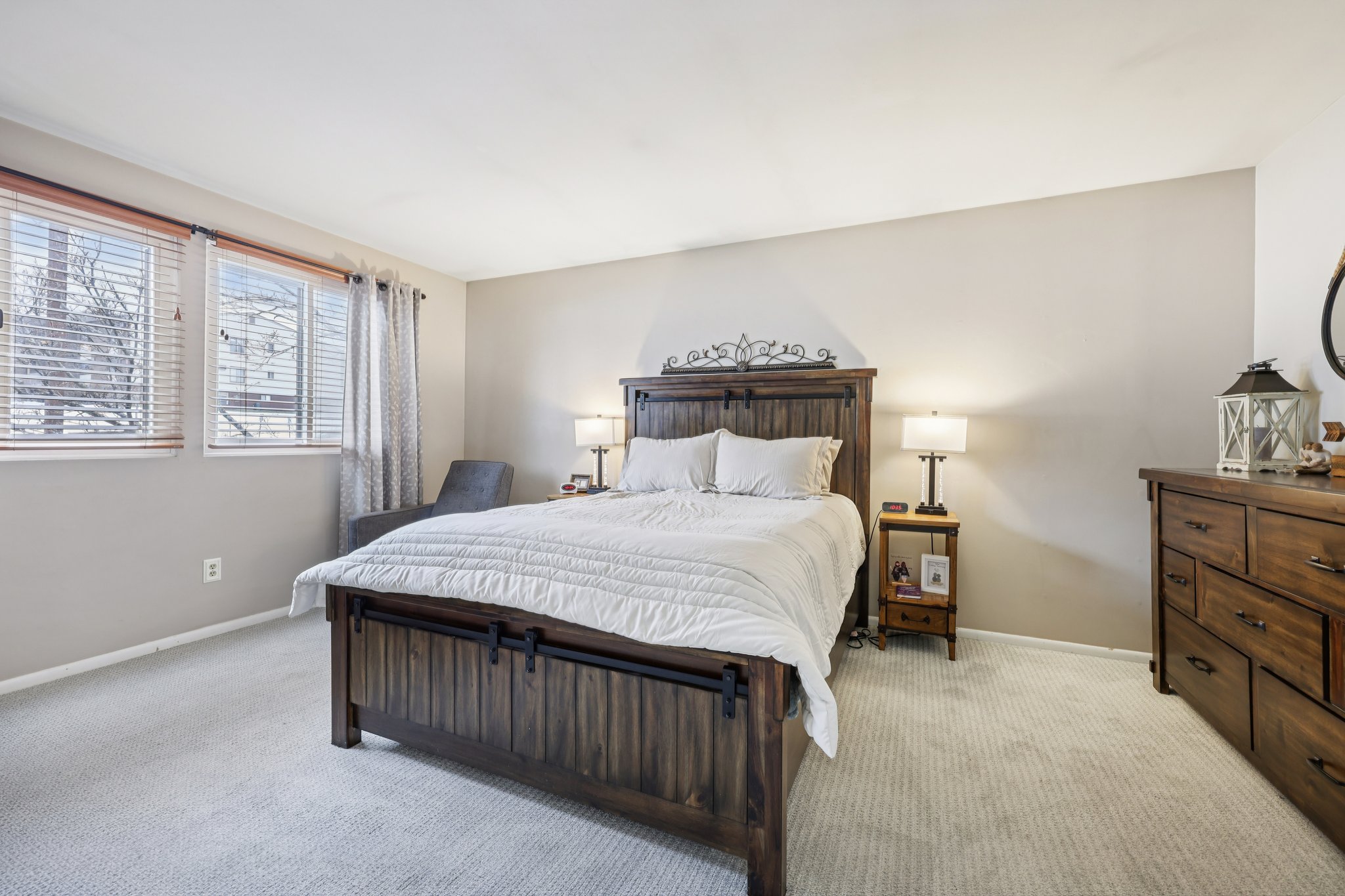 Country Club Ln-S1802-023.jpg