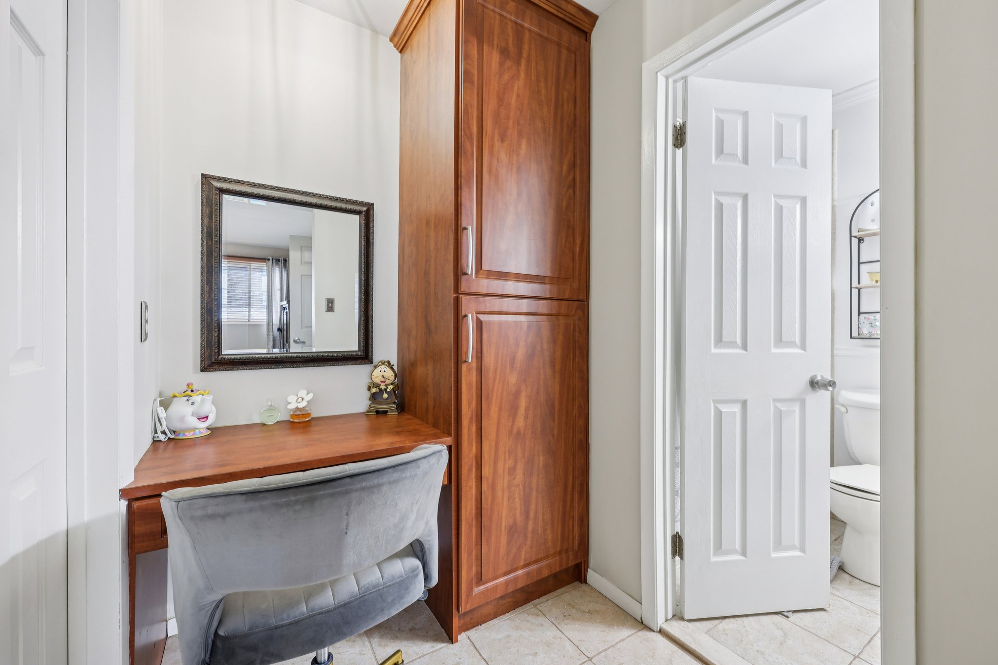 Country Club Ln-S1802-026.jpg