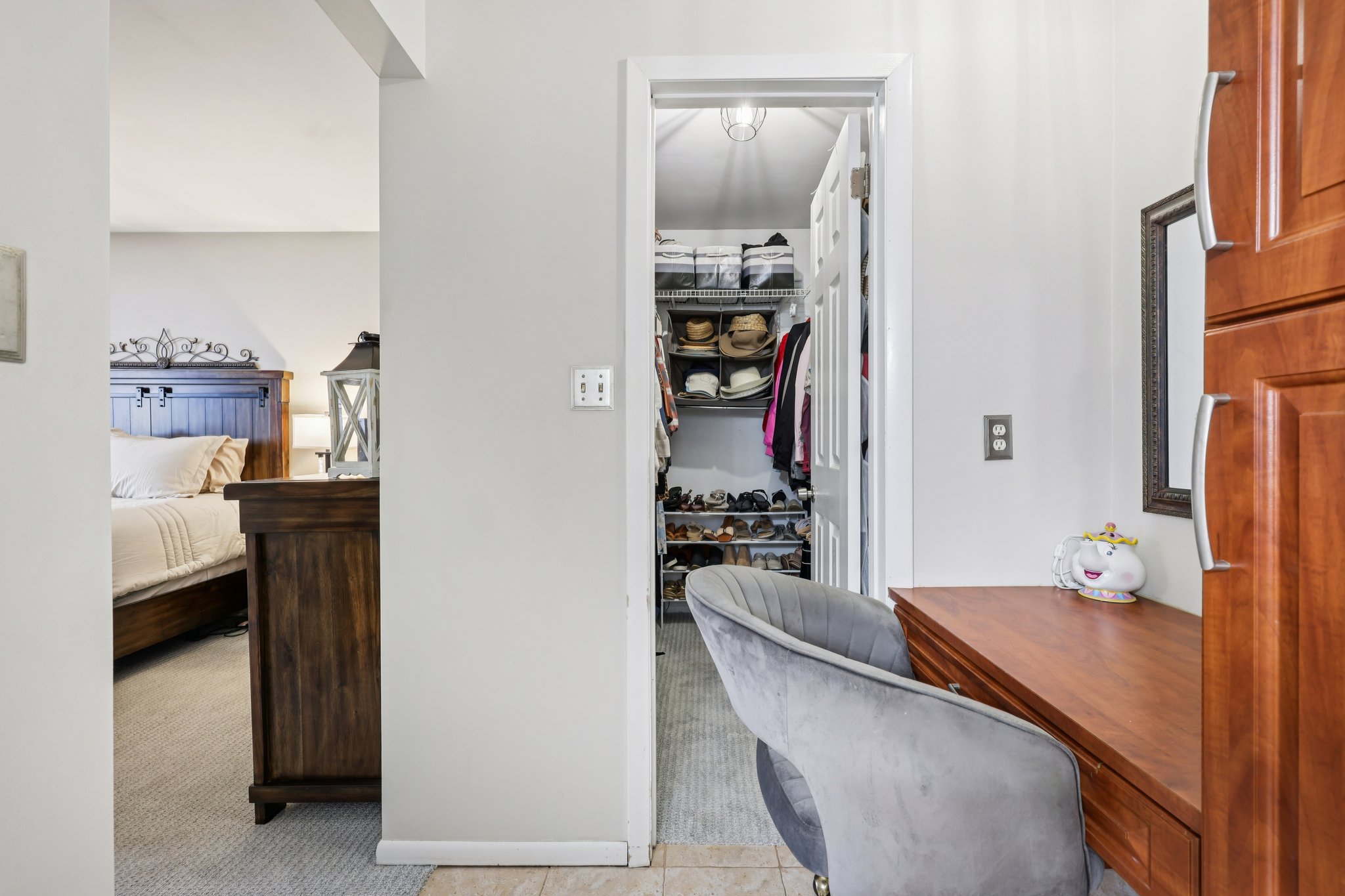 Country Club Ln-S1802-027.jpg