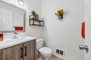 Country Club Ln-S1802-028.jpg