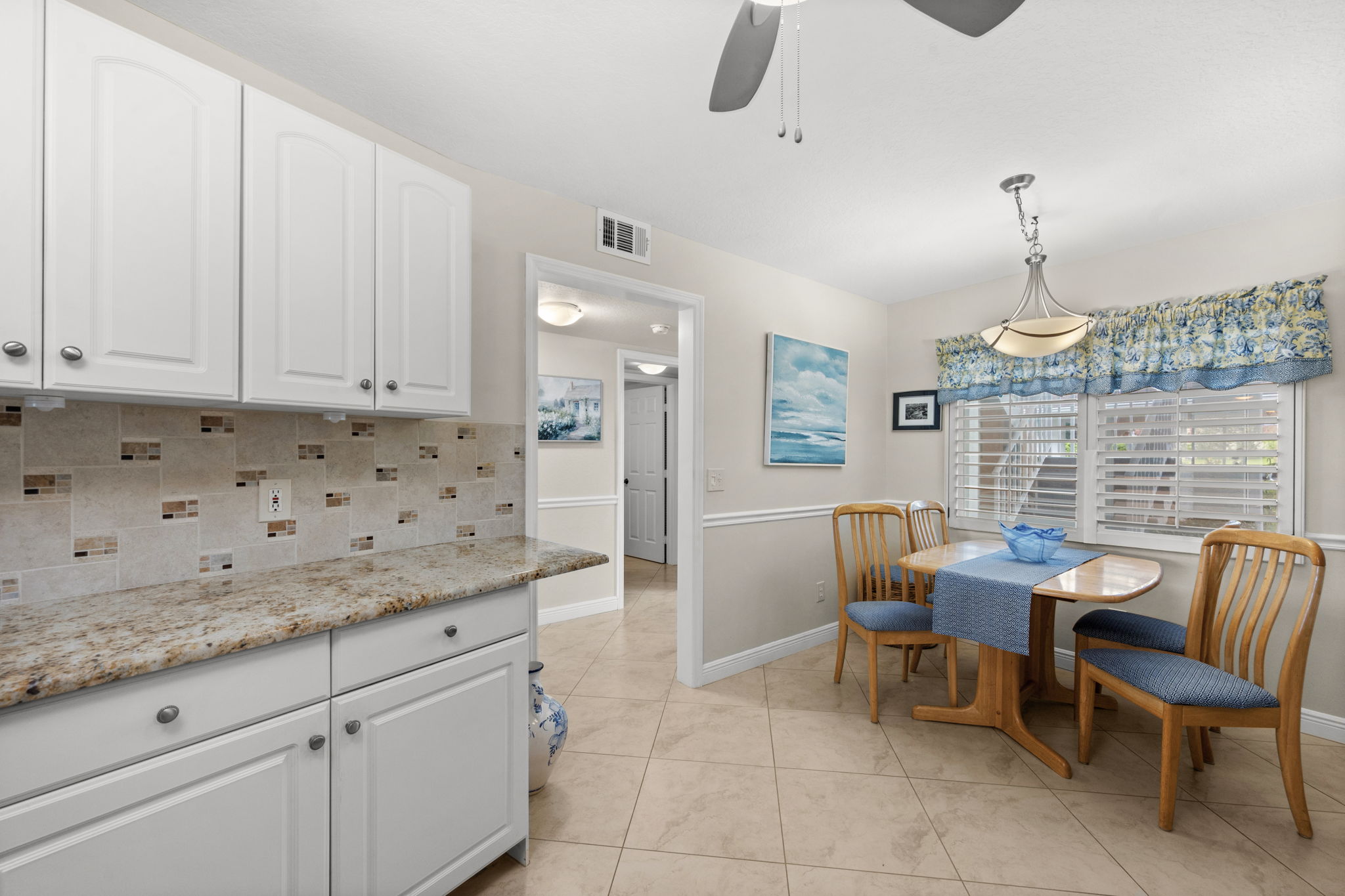 Kitchen/Breakfast Area