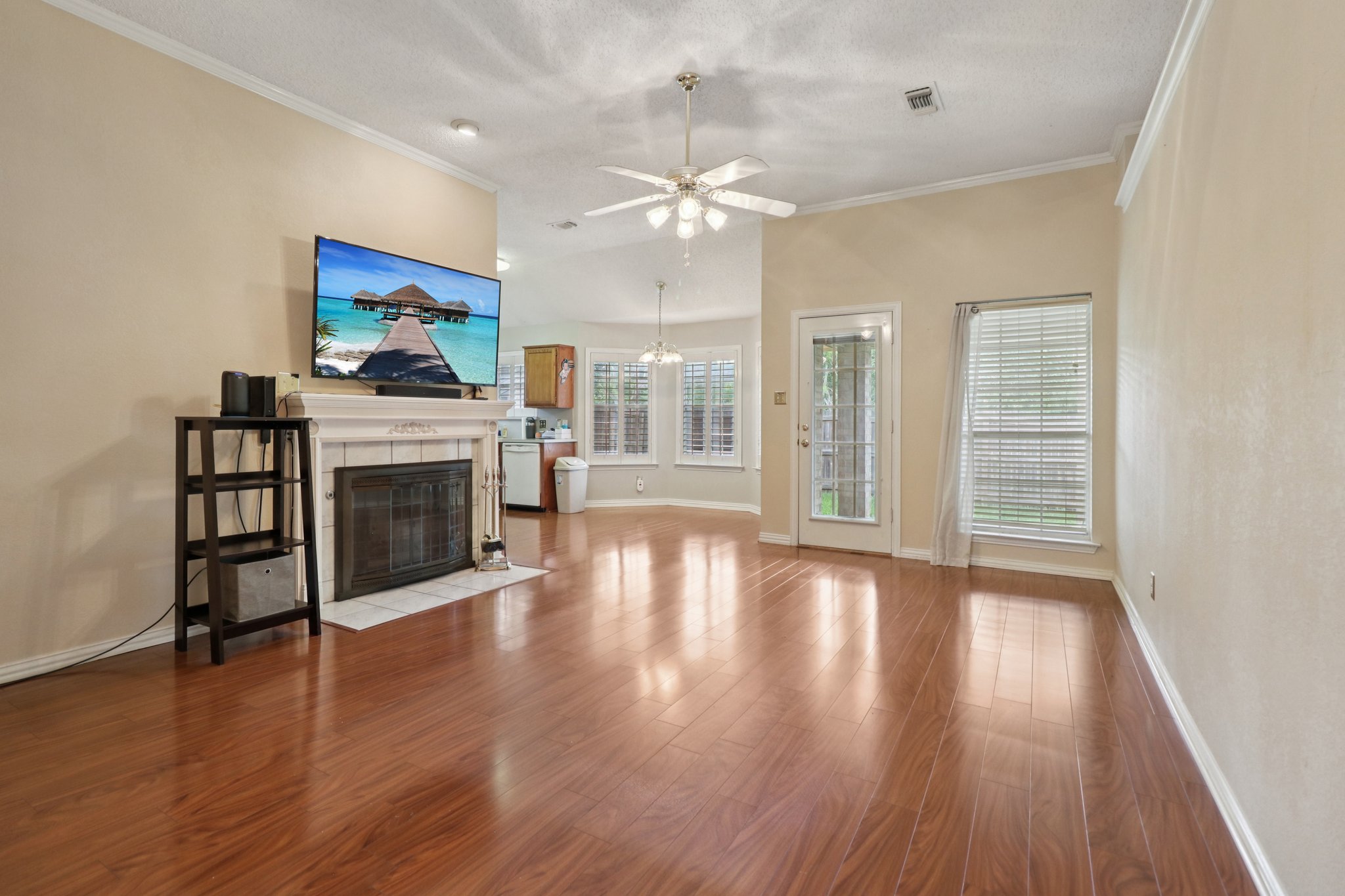 Meadow Ln-S1107-006.jpg