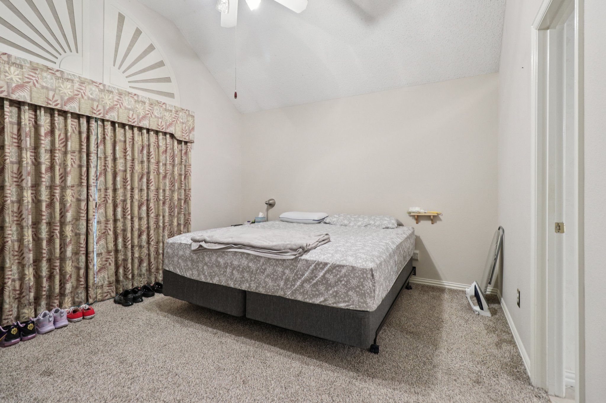 Meadow Ln-S1107-016.jpg