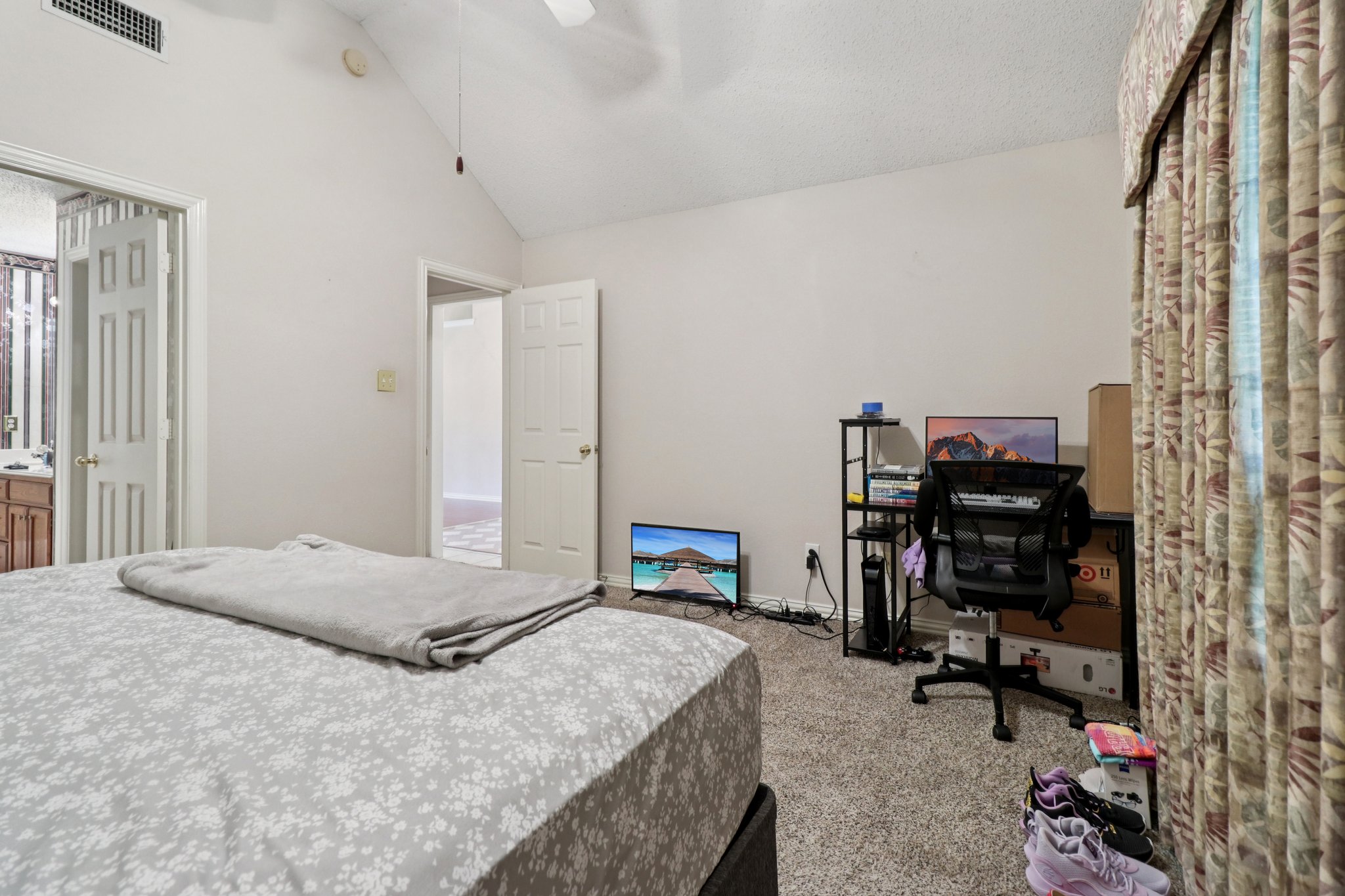 Meadow Ln-S1107-018.jpg