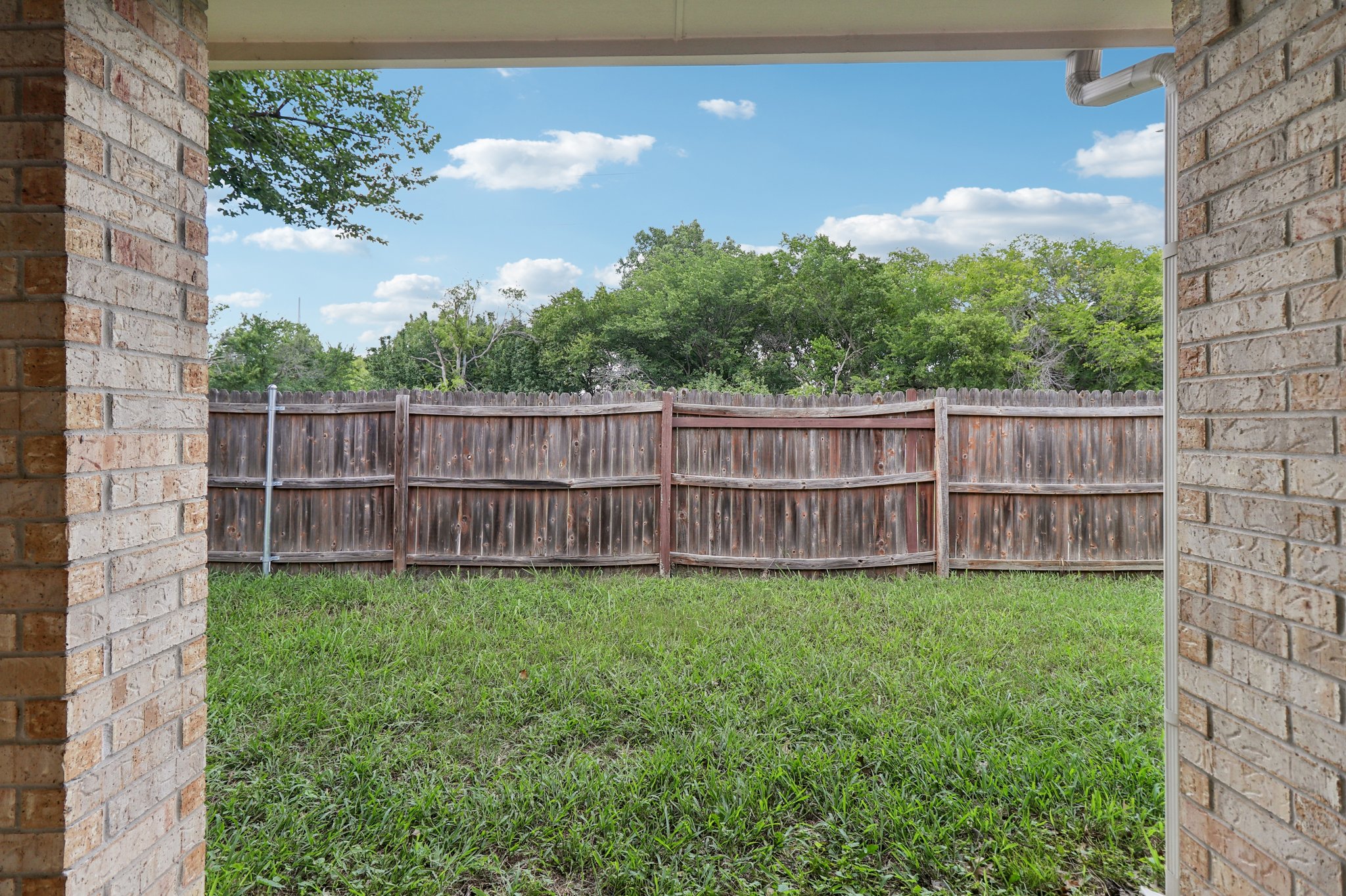 Meadow Ln-S1107-030.jpg