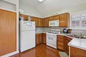 Meadow Ln-S1107-012.jpg