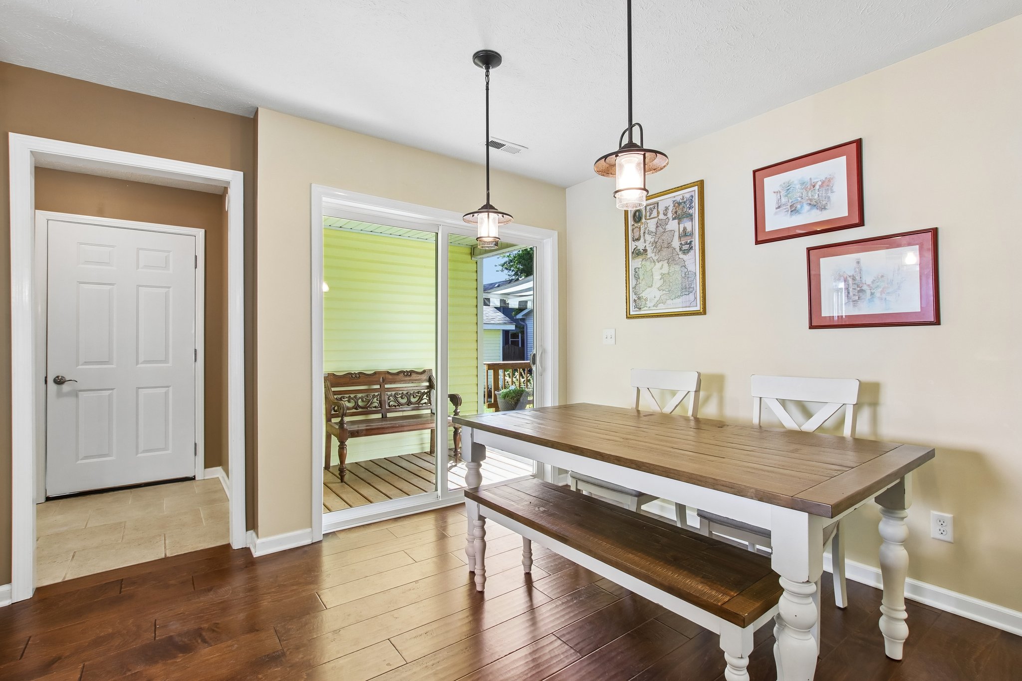 N Merrill St-S0809-017.jpg