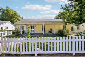 N Merrill St-S0809-002.jpg