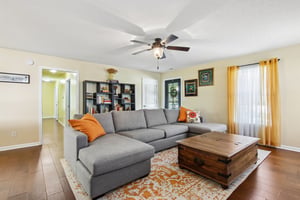 N Merrill St-S0809-015.jpg