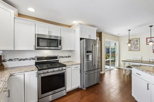 N Merrill St-S0809-022.jpg