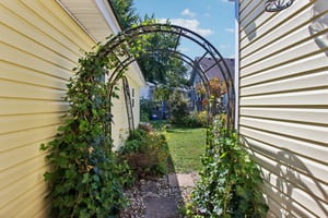N Merrill St-S0809-047.jpg