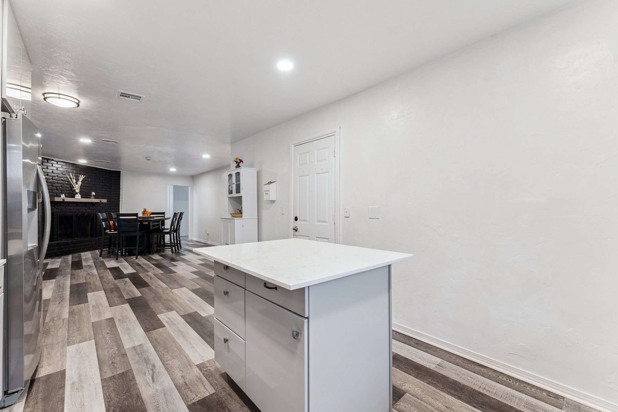 409 NE 60th St_020.jpg