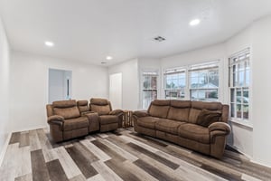 409 NE 60th St_008.jpg