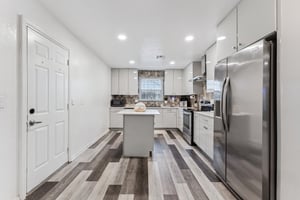 409 NE 60th St_013.jpg