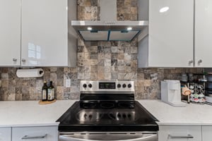 409 NE 60th St_017.jpg