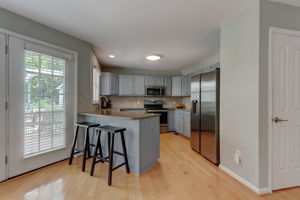 Kitchen/Breakfast Bar