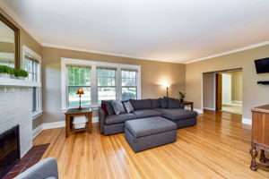  409 Wing Park Blvd, Elgin, IL 60123, US Photo 4