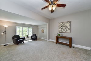  409 Wing Park Blvd, Elgin, IL 60123, US Photo 3