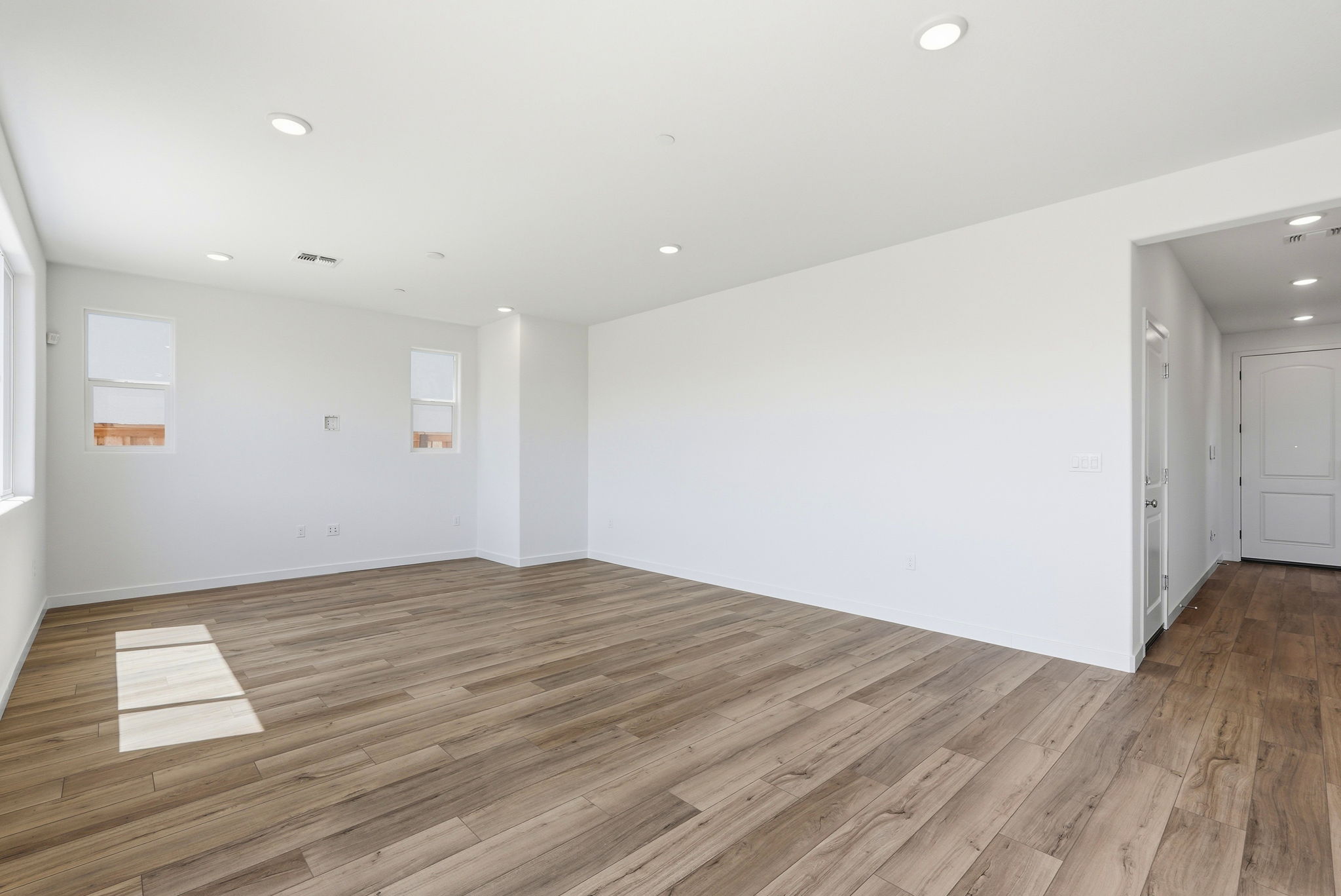 007_F8_4092 Keith Ln