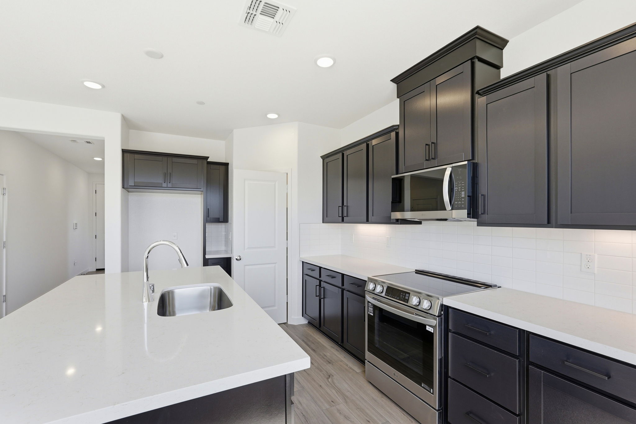 017_F8_4092 Keith Ln