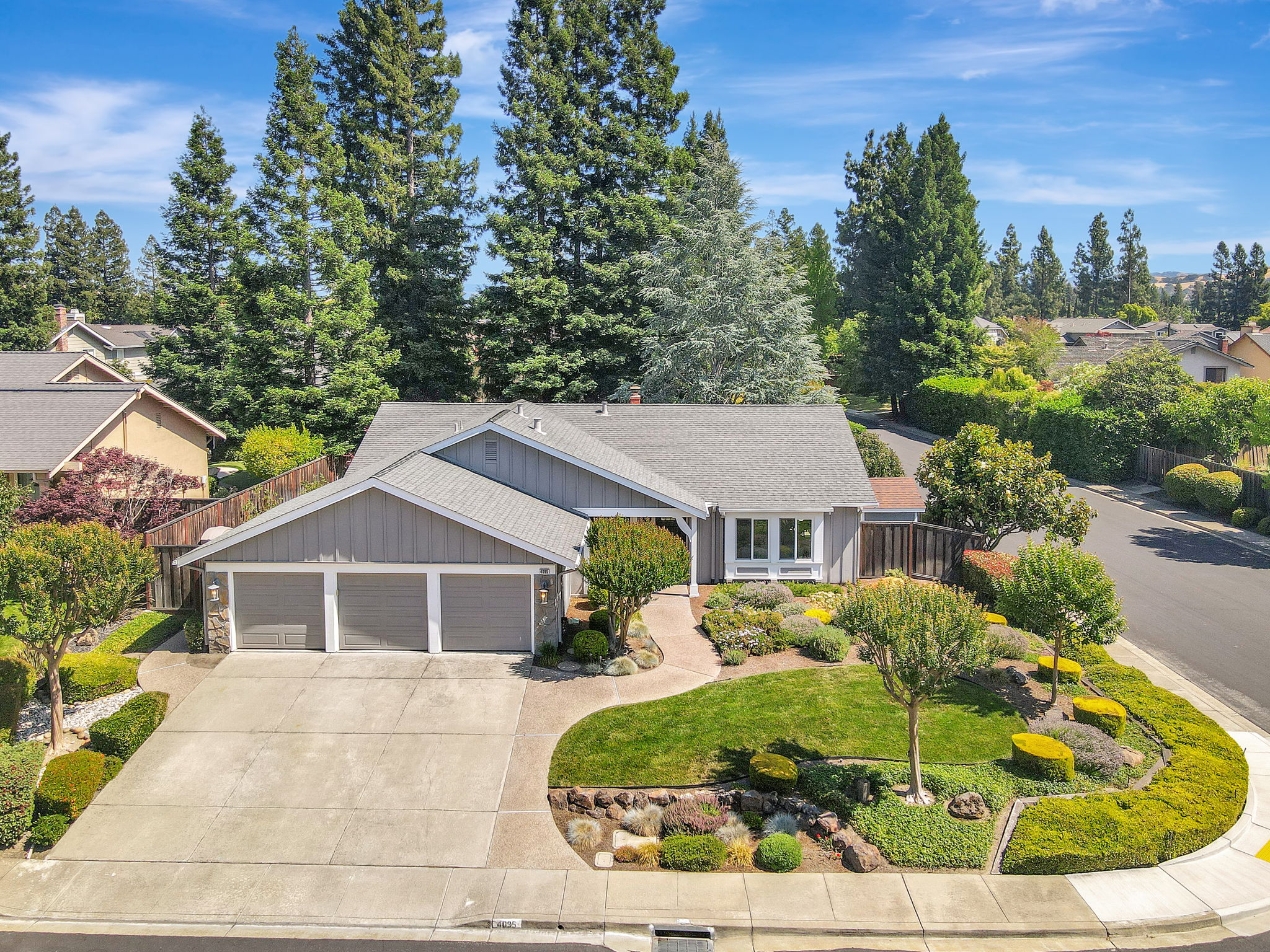 001_AERIAL_ 4095 Dunbarton Cir
