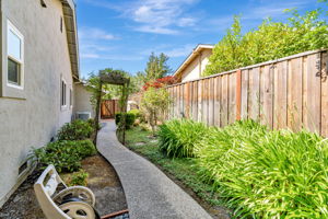 055_4095 Dunbarton Cir