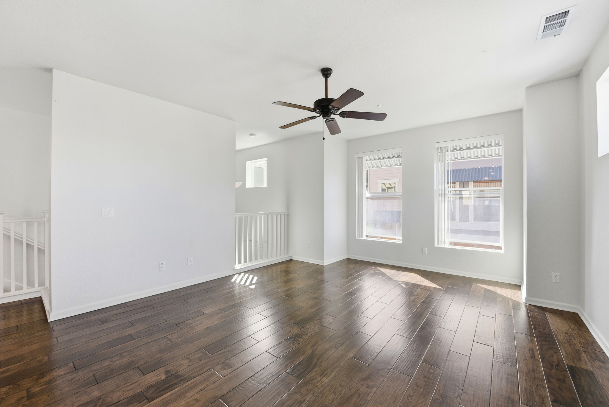 007_F8_40955 Olmstead Terrace