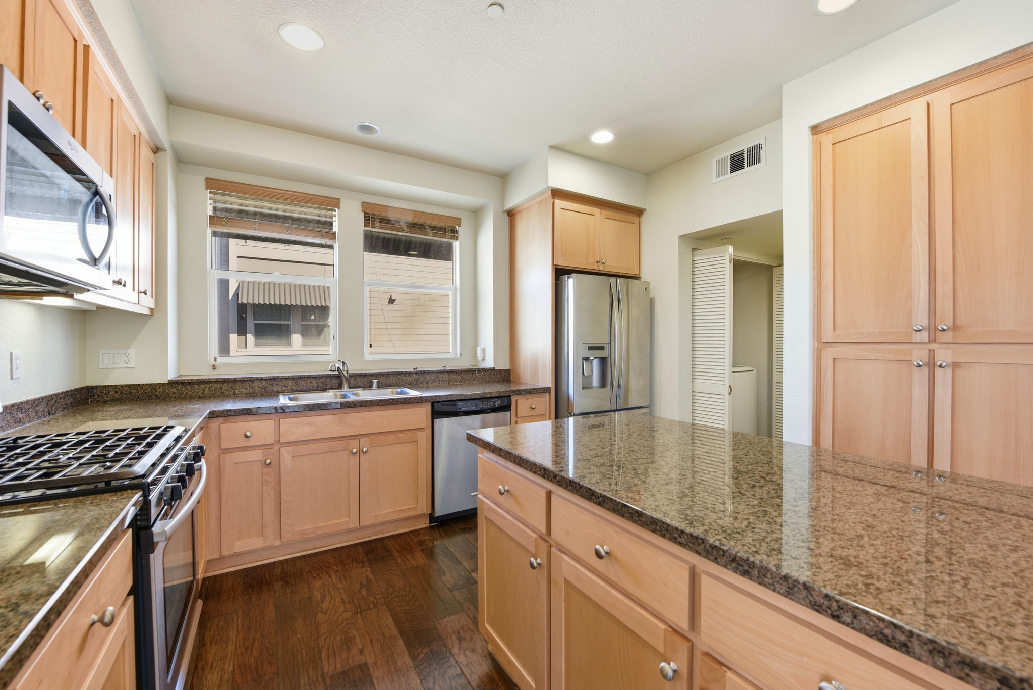 012_F8_40955 Olmstead Terrace