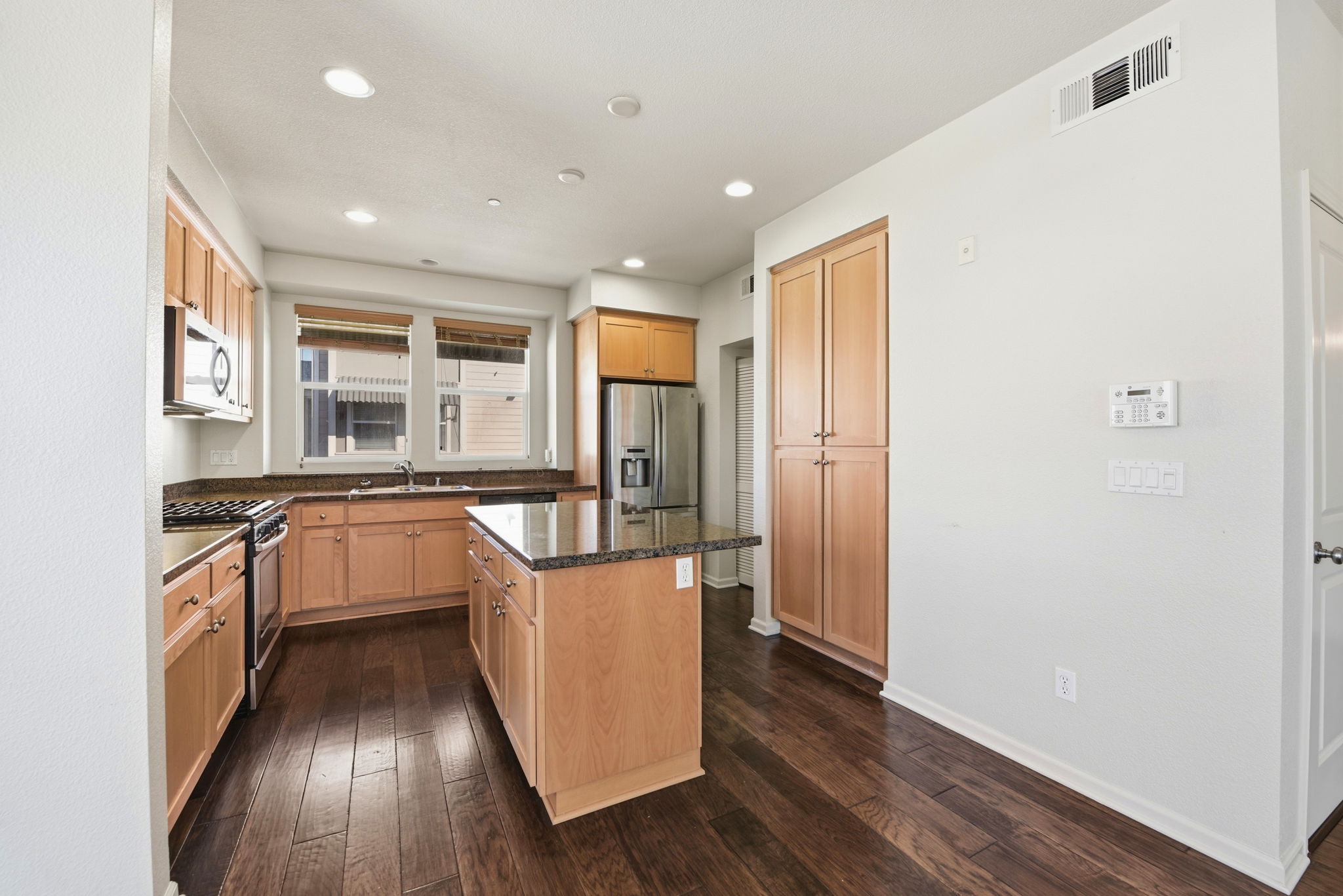 014_F8_40955 Olmstead Terrace
