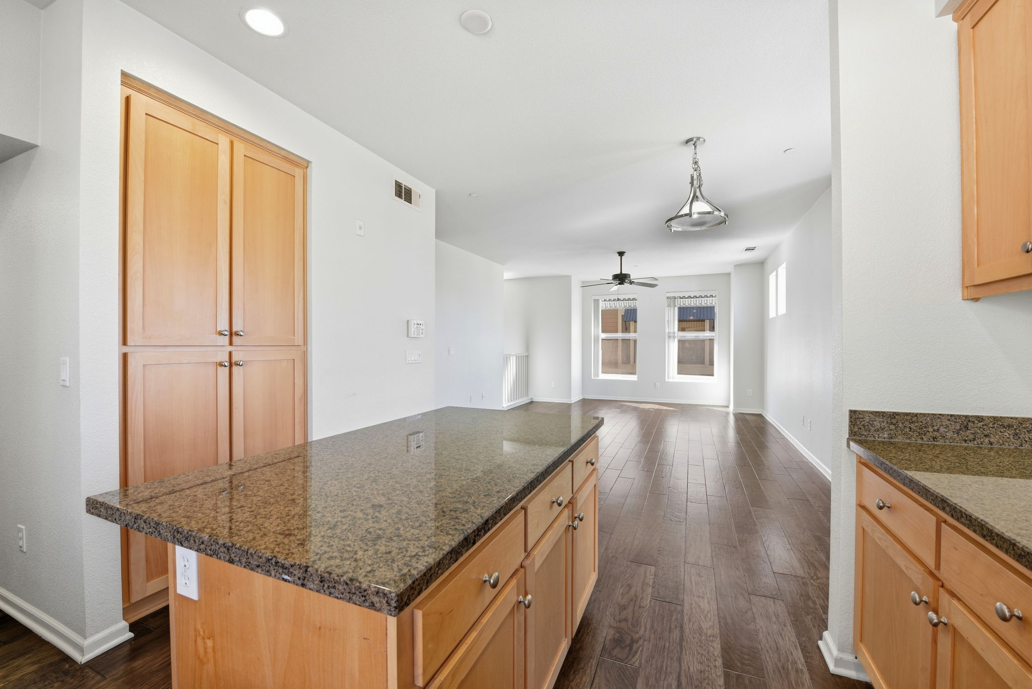 016_F8_40955 Olmstead Terrace