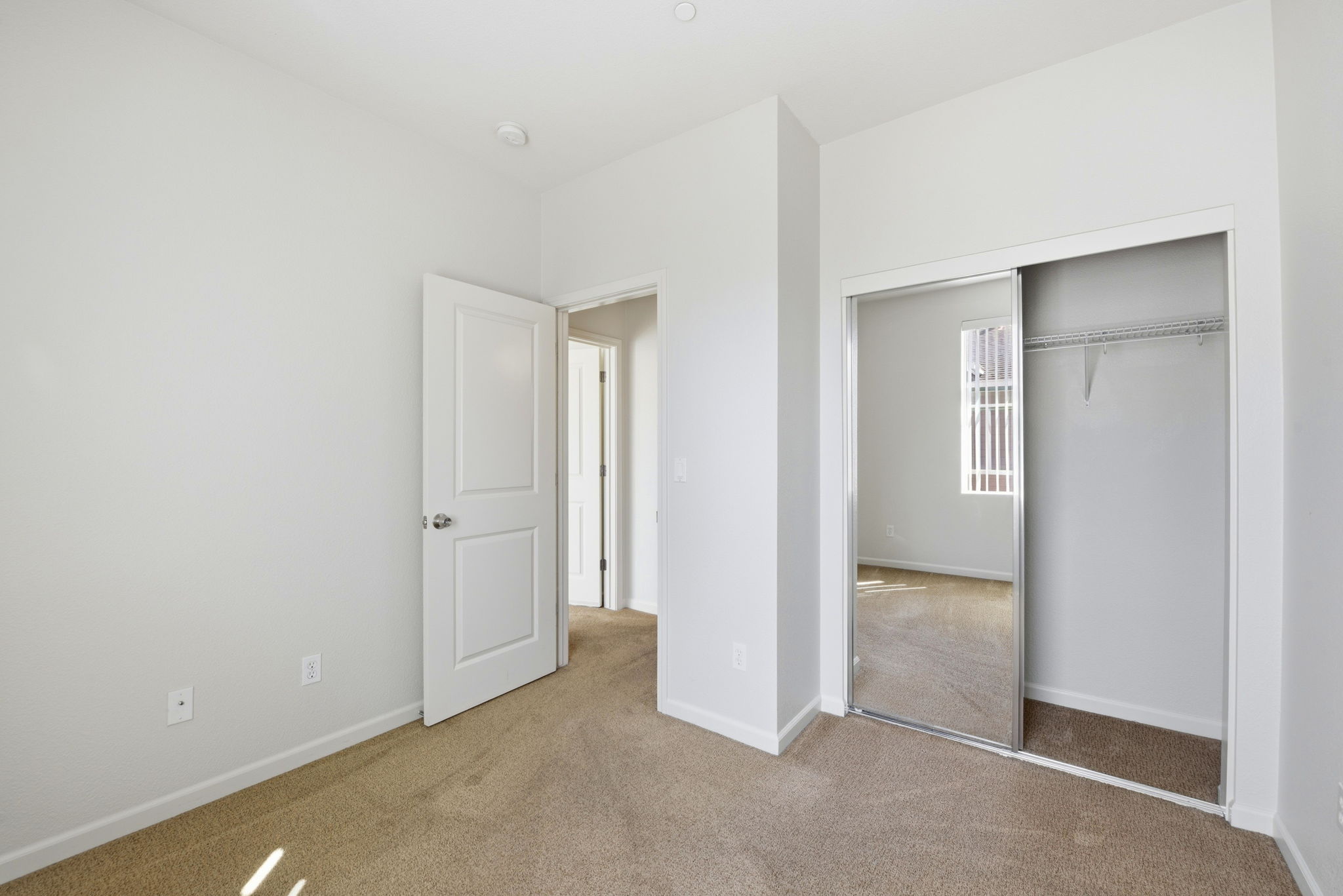 023_F8_40955 Olmstead Terrace