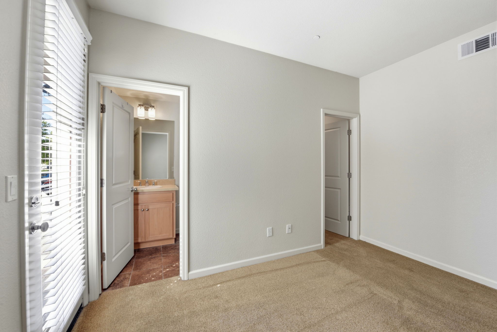 028_F8_40955 Olmstead Terrace