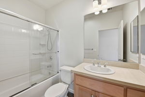 033_F8_40955 Olmstead Terrace