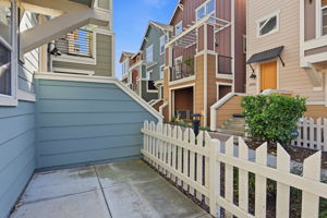 040_F8_40955 Olmstead Terrace