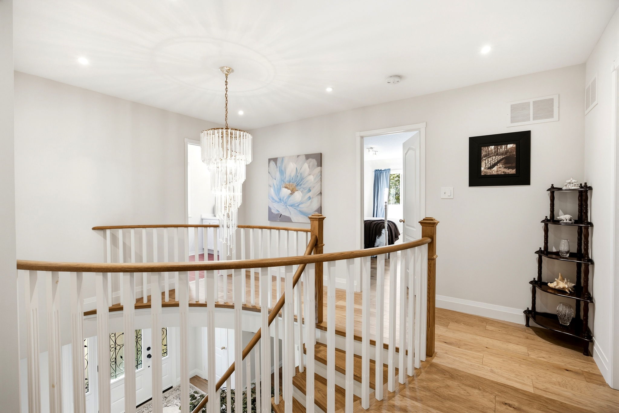  Photo 35