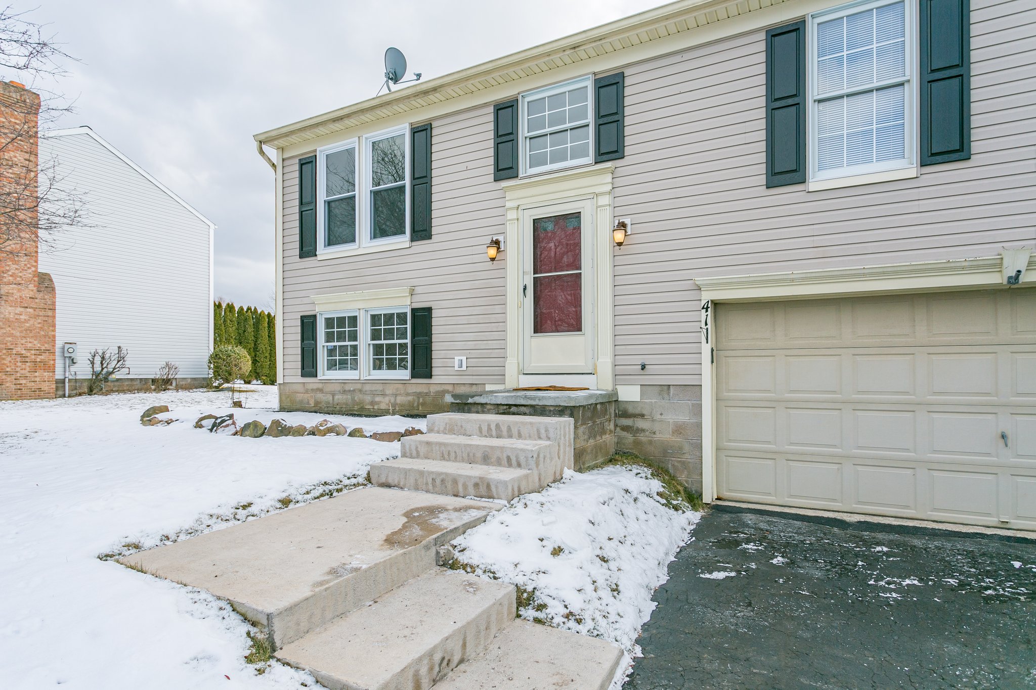 41 constitution cir rochester ny 14624 realtogs
