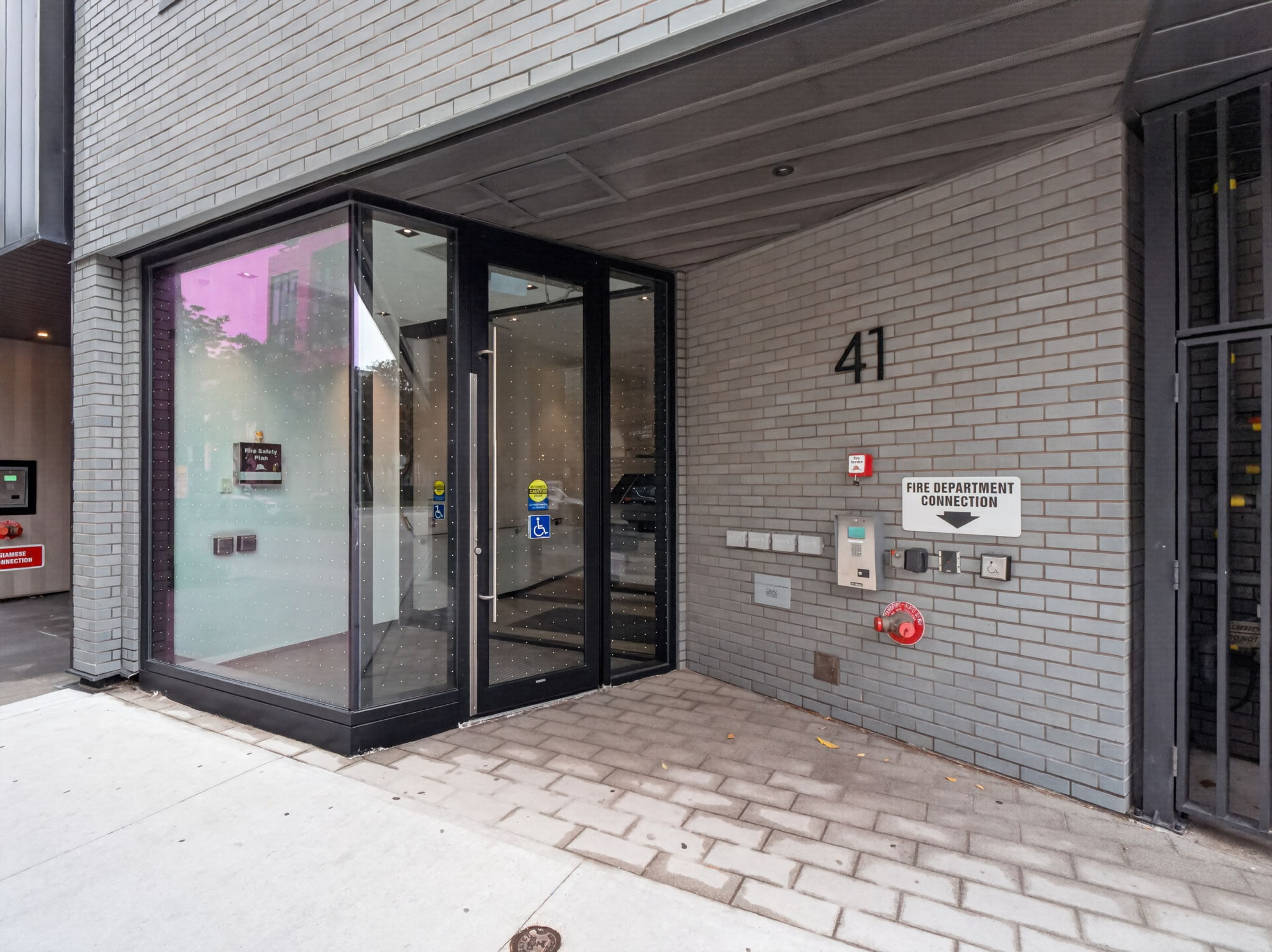 41 Dovercourt Rd 903 Toronto, ON M6J 0G6