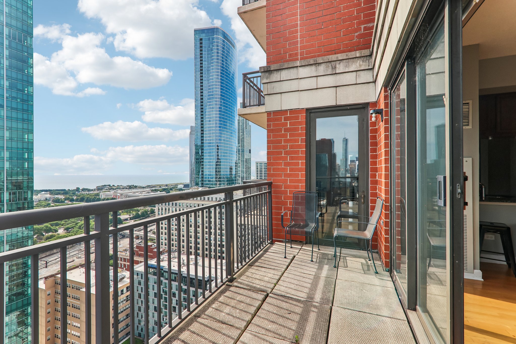 E 8th St 3301-S3105-030.jpg