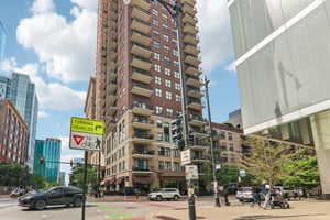E 8th St 3301-S3105-001.jpg