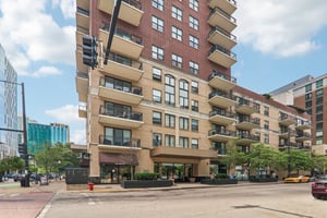 E 8th St 3301-S3105-002.jpg
