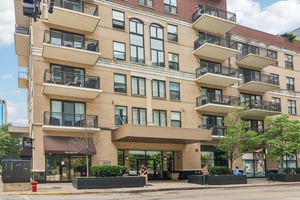 E 8th St 3301-S3105-003.jpg