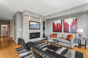 E 8th St 3301-S3105-007.jpg